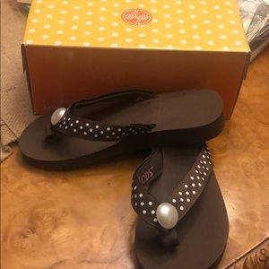 Lyndsay-Phillips Brown Switch Flops size 5